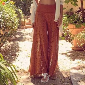 ✨ H.P. X 2 ✨NWOT FP RIVIERA LOUNGE PANTS (S/M)